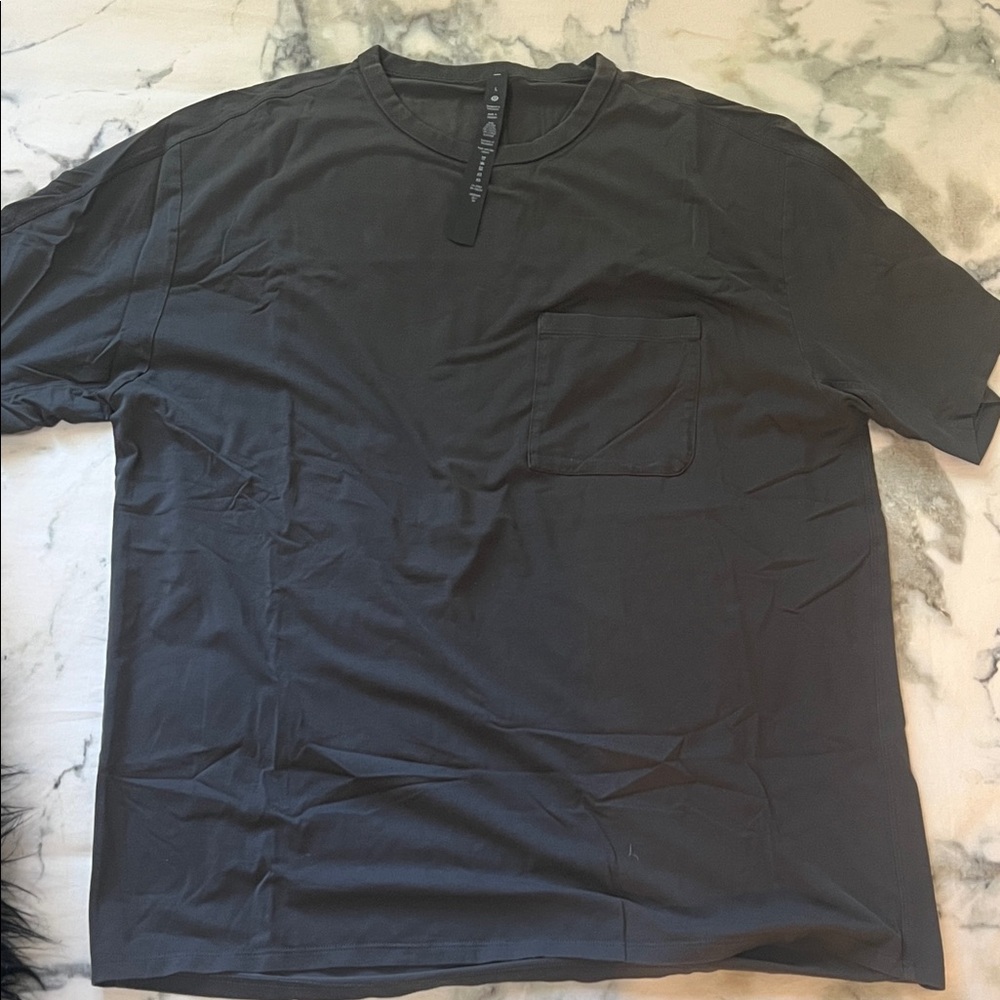 Lululemon Men's Black T-Shirt